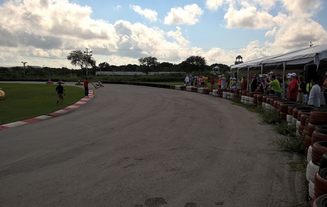 carrera de go karts